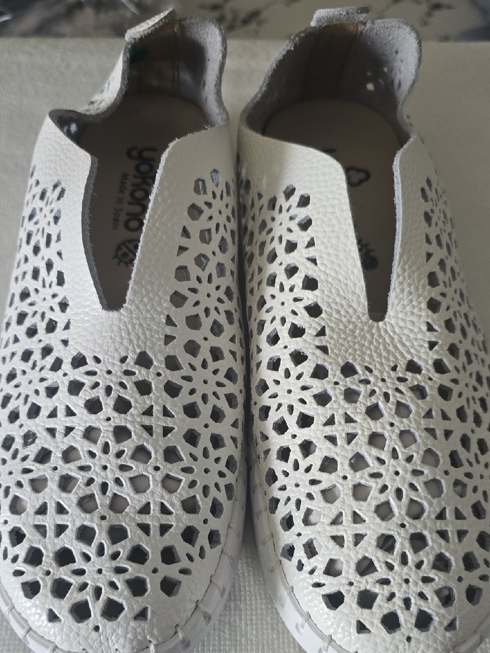White New Laser-Cut Slip-On 100% Leather, Sz 39